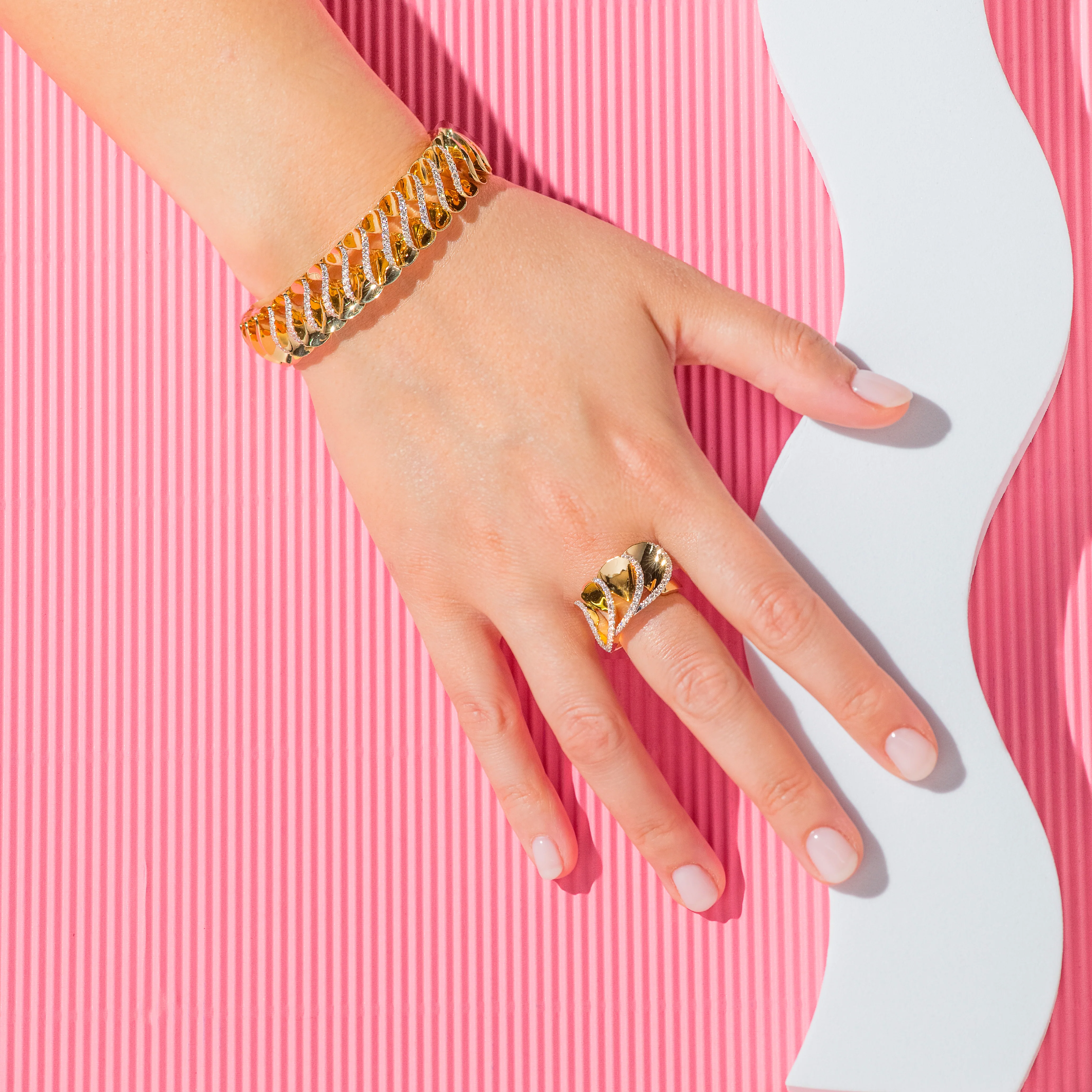 ELICA YELLOW GOLD BRACELET - Image 4