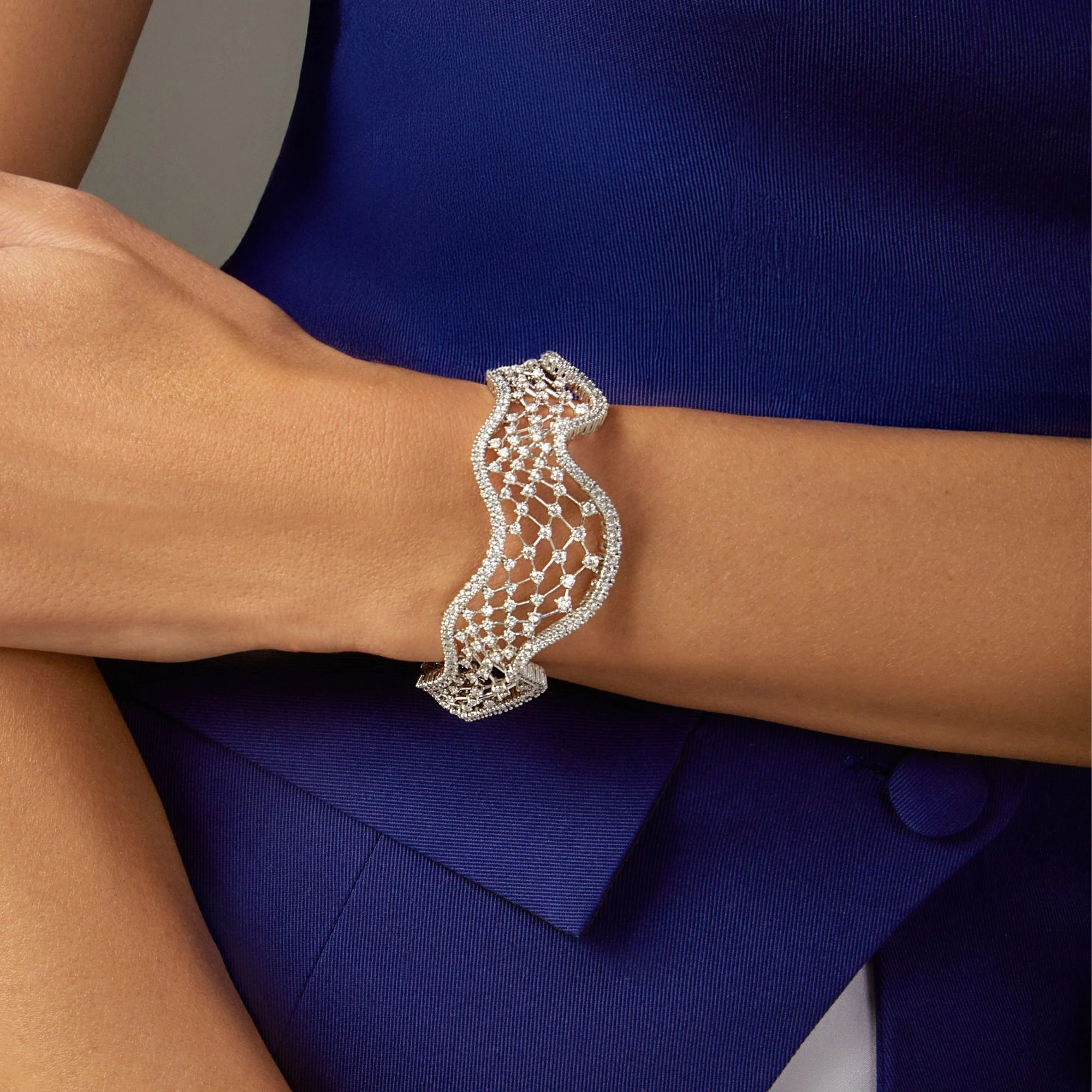 INTRIGO WHITE GOLD BRACELET