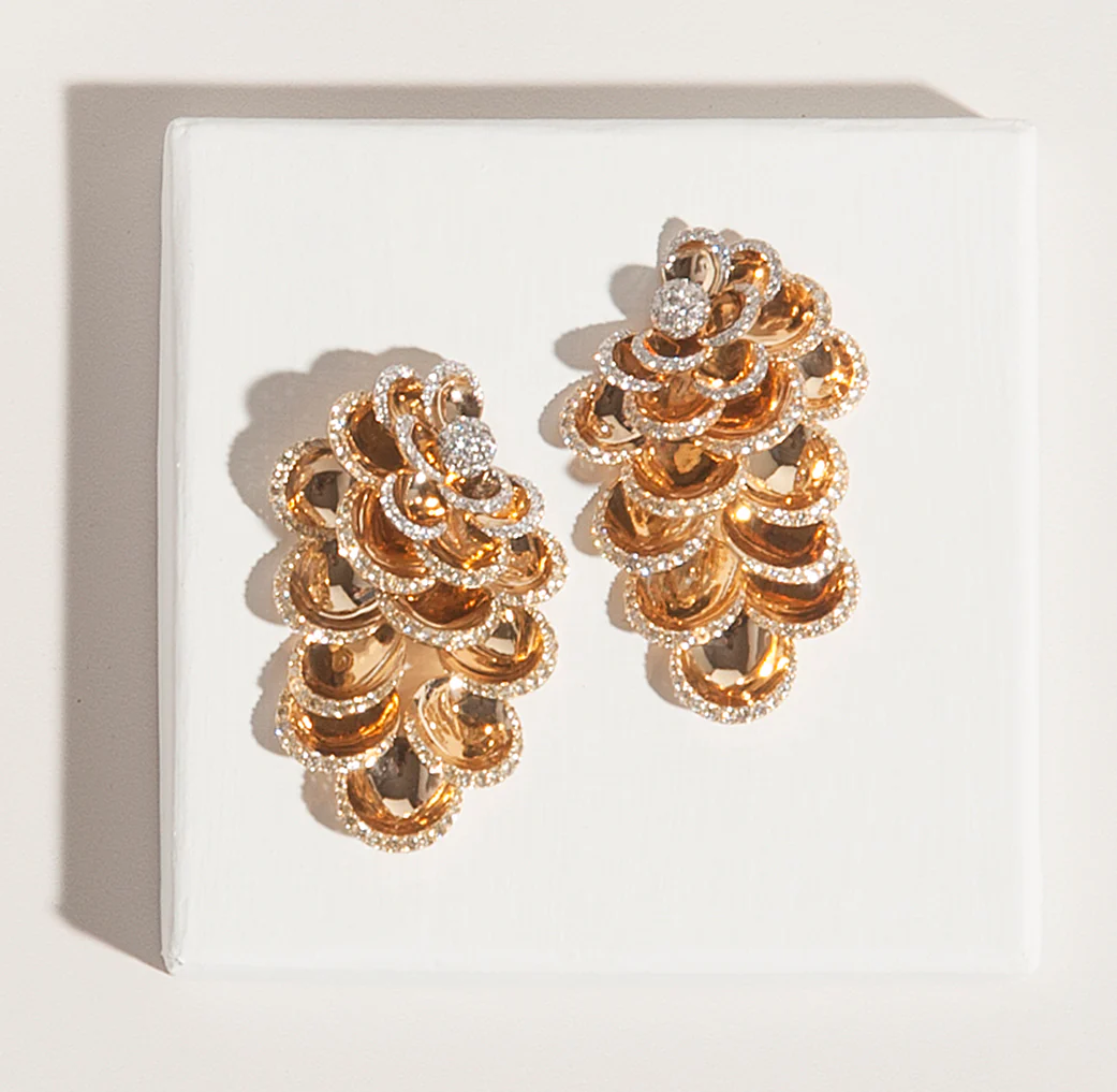 PETALS BIG YELLOW GOLD EARRINGS - Image 2