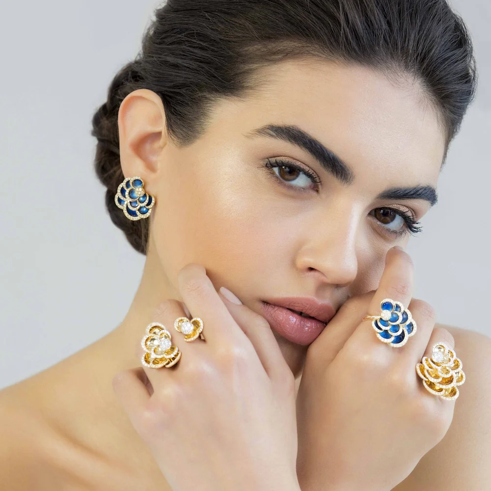 PETALS YELLOW GOLD BIG RING - Image 3