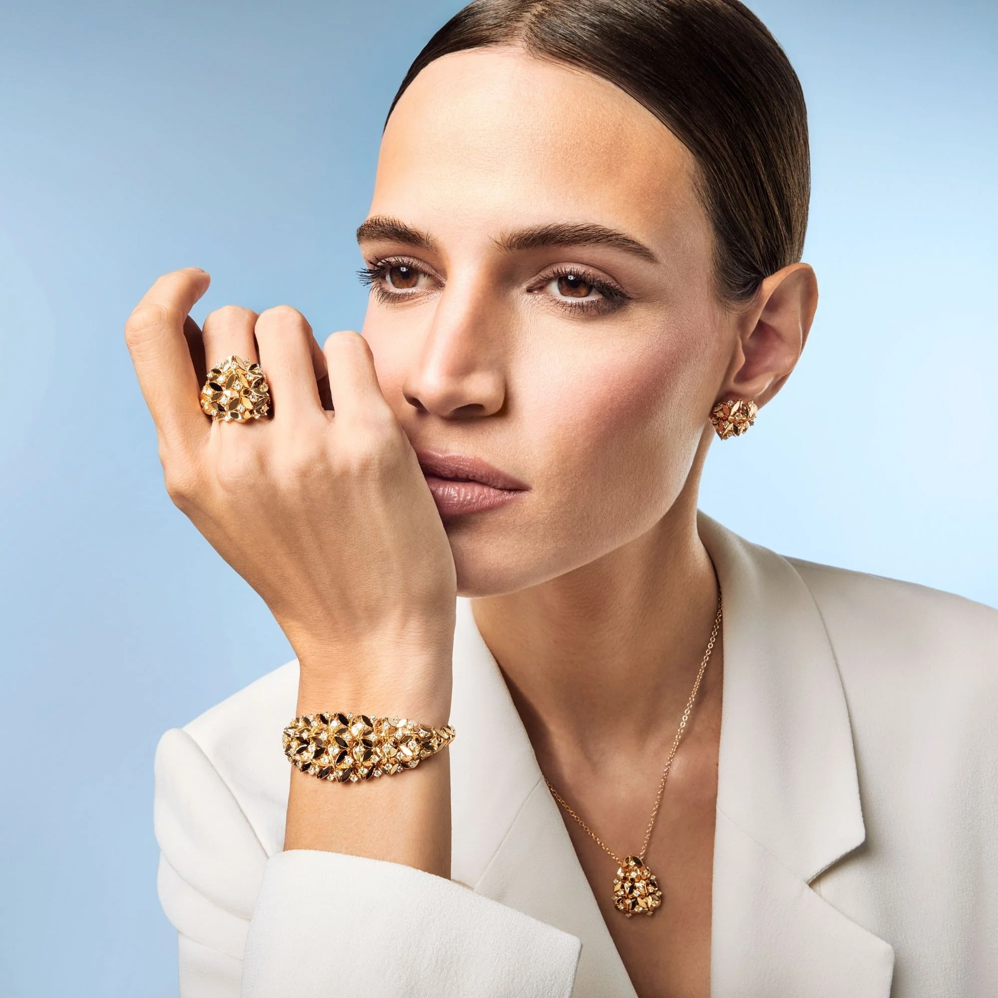 RIFLESSI YELLOW GOLD EARRINGS - Image 4