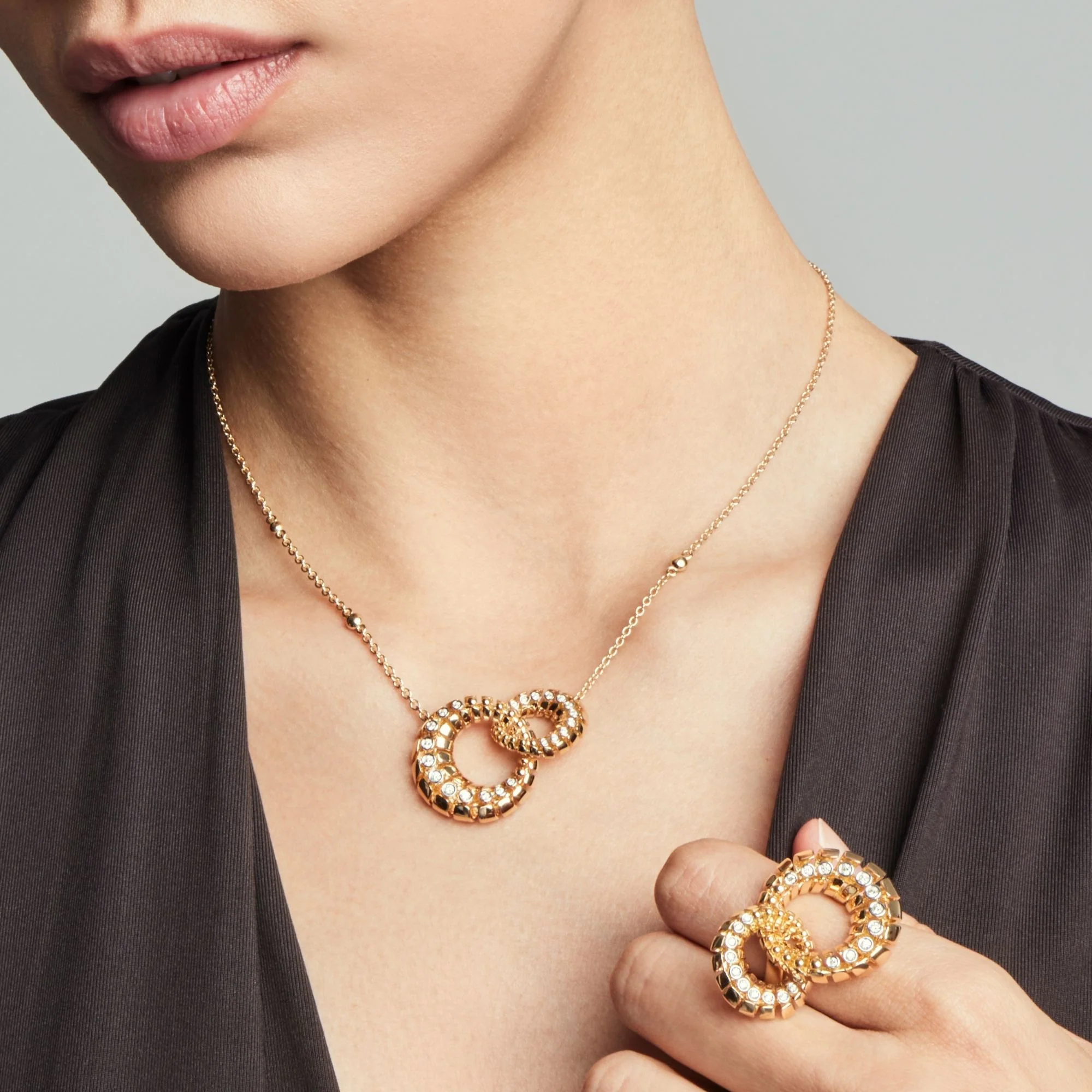 SNODO DOUBLE YELLOW GOLD PENDANT - Image 2