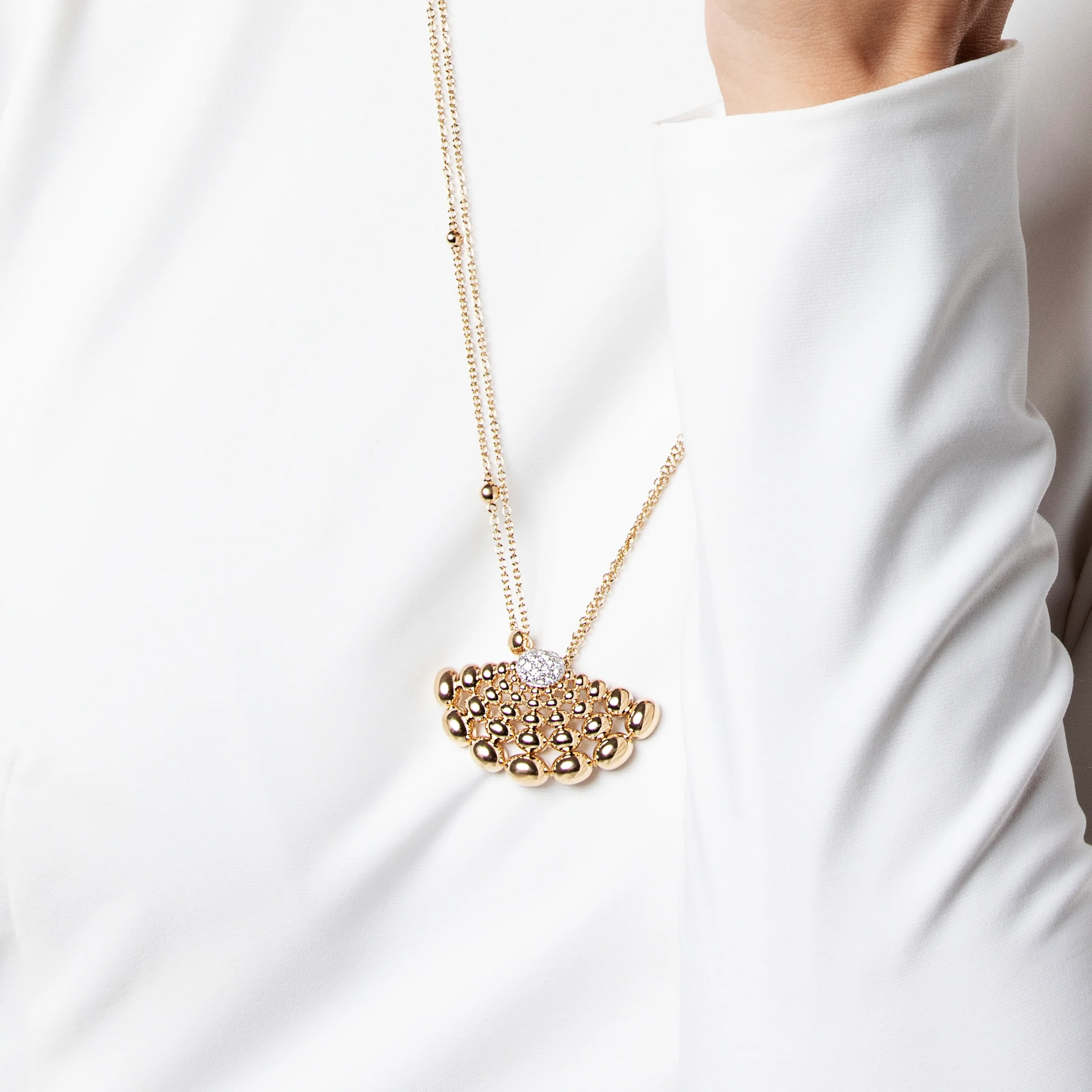 SOLEGIRA YELLOW GOLD LONG PENDANT - Image 3