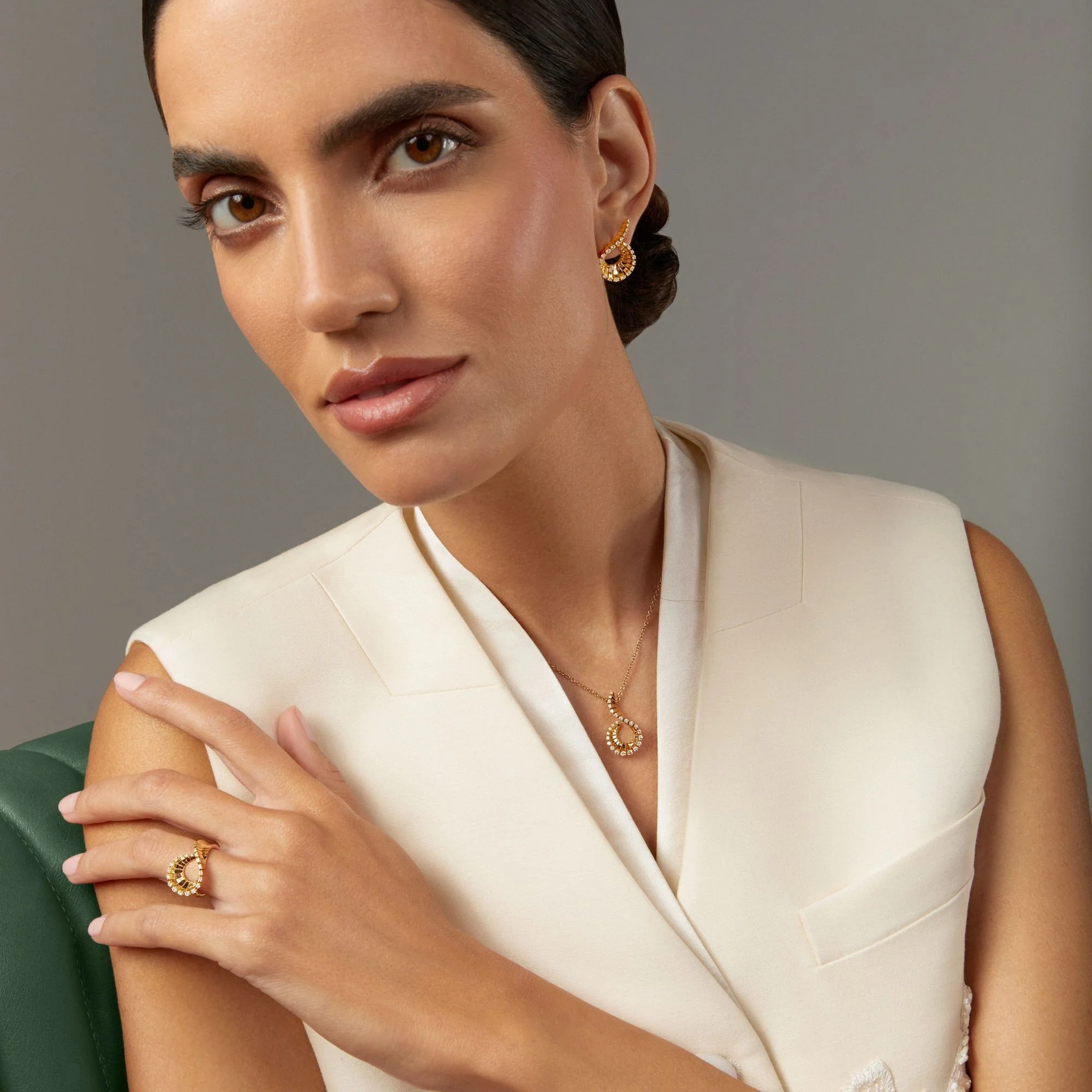 VITO MINI-ME CURLY YELLOW GOLD RING - Image 3