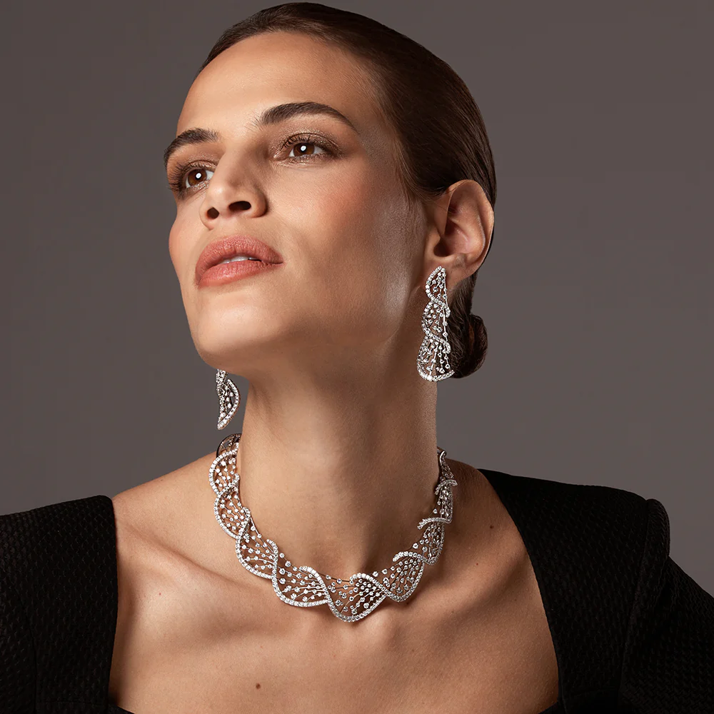 WHITE WONDERS ELICA LONG DIAMONDS EARRINGS - Image 4